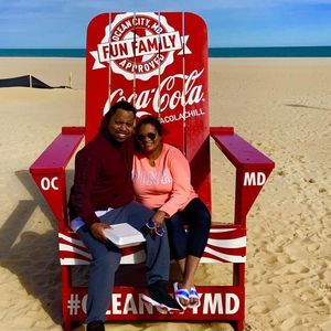 Meet your Posher, Gloria